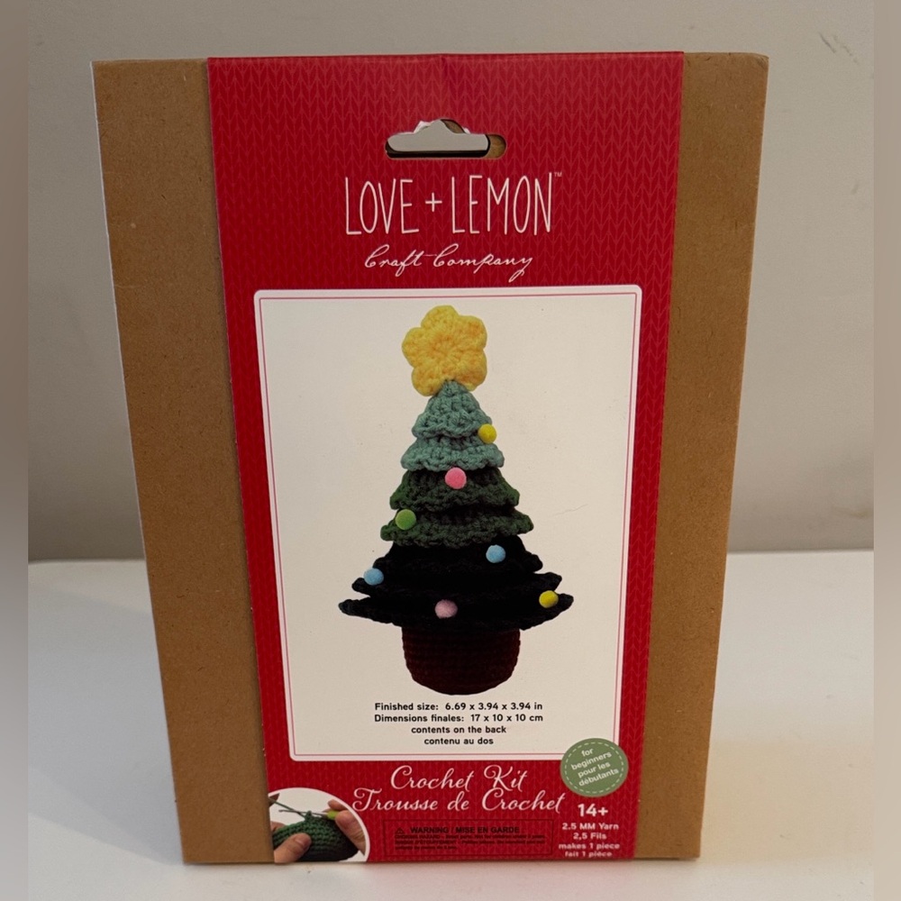 Love + Lemon Crochet Kit with Christmas Tree Design NWT